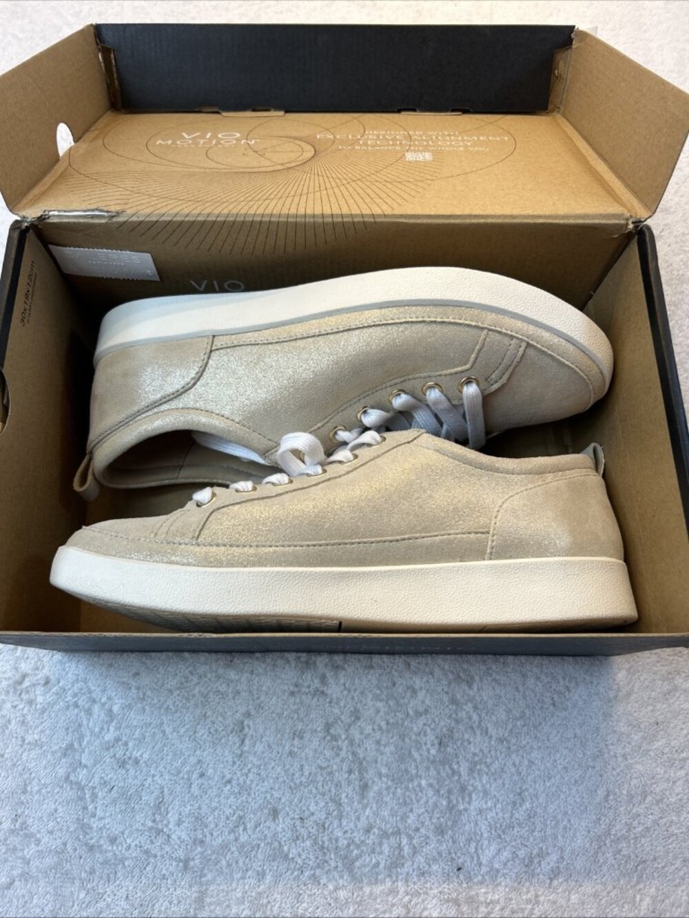 Vionic Winny Fashion Sneakers Gold Metallic Leather Women SZ 8.5 NEW in Box - Picture 9 of 10